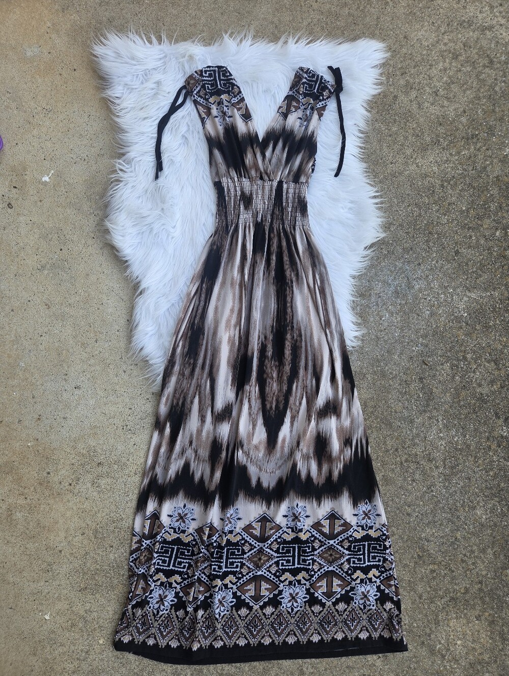 jon and anna - Boho Tie-Shoulder V-Neck Maxi Dress in Brown and Black - Size Sma